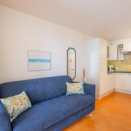 Apartment Les Coteaux De La Nartelle-28 By Interhome *