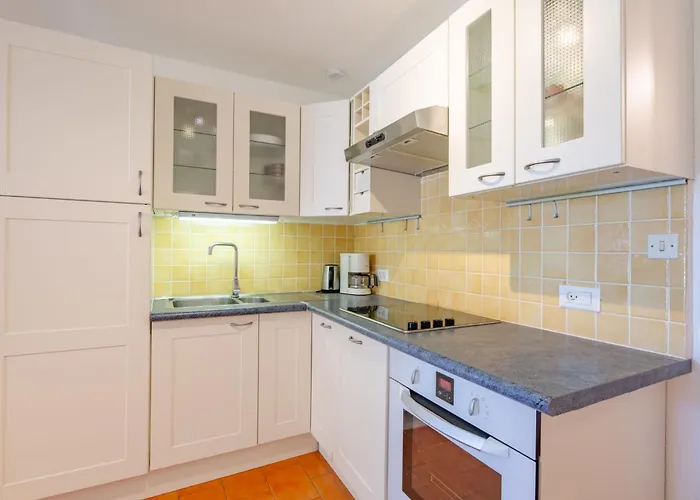 Apartment Les Coteaux De La Nartelle-28 By Interhome